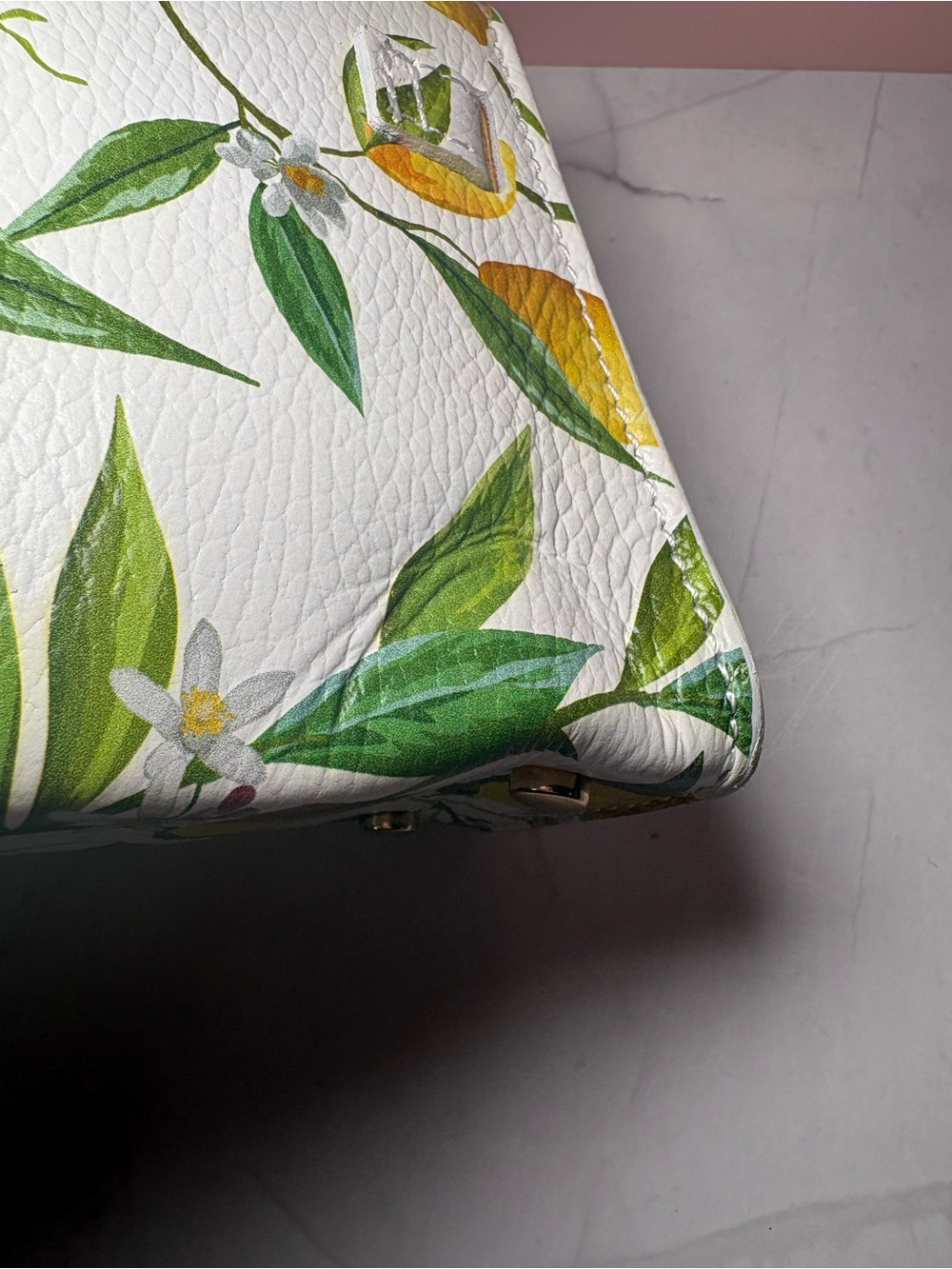 🍋 Lemon Print Made In Italy Small Top Handle Crossbody Bag - Picture 7 of 13